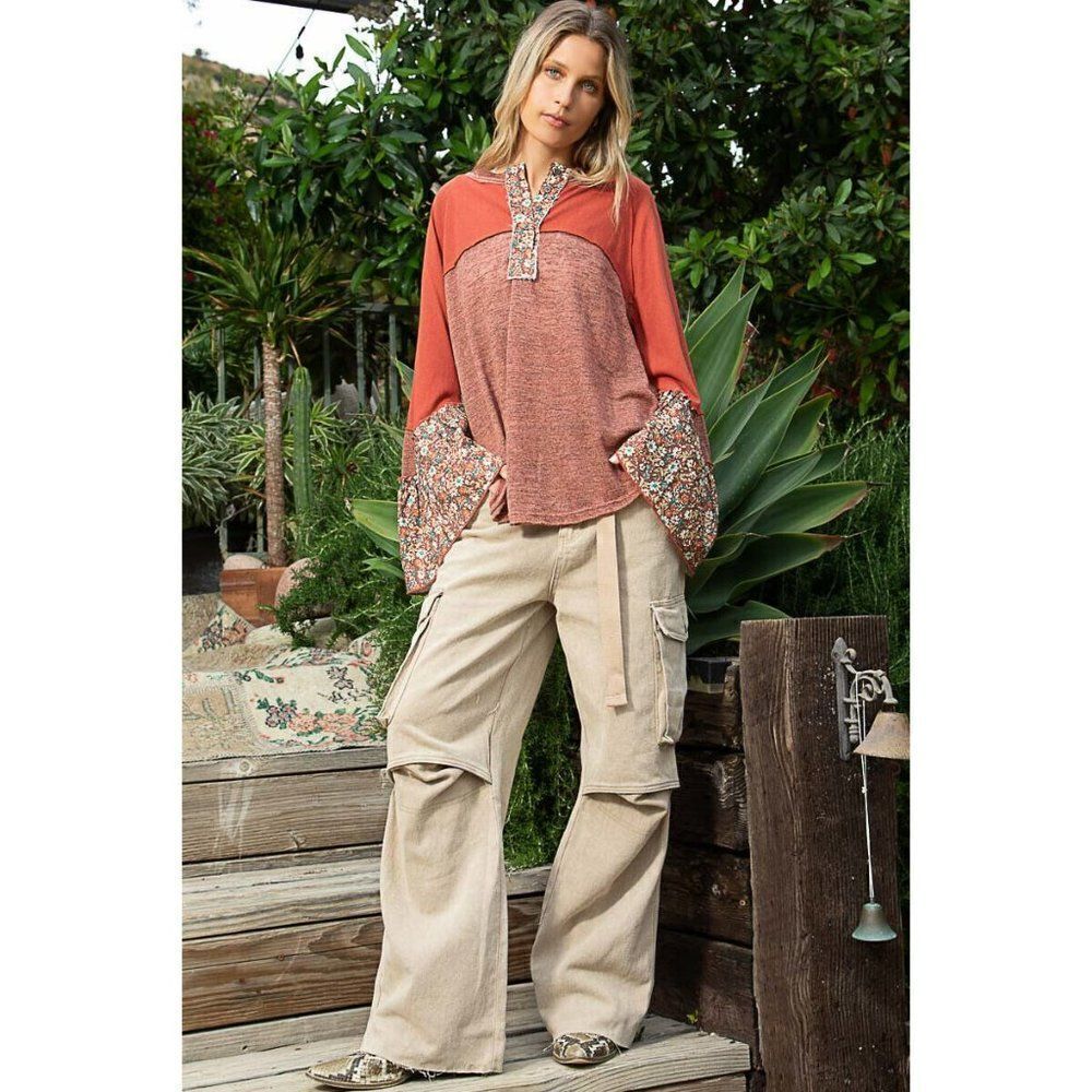 POL Better With You Floral Belle Sleeve Top in Brick Multi FKT1087 - Picture 5 of 9